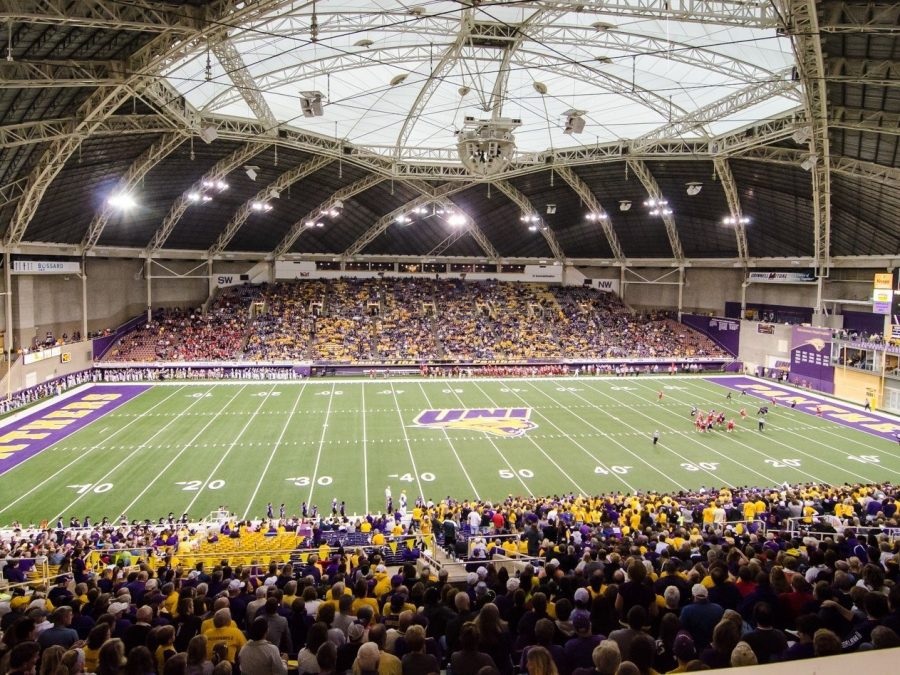 UNI dome football